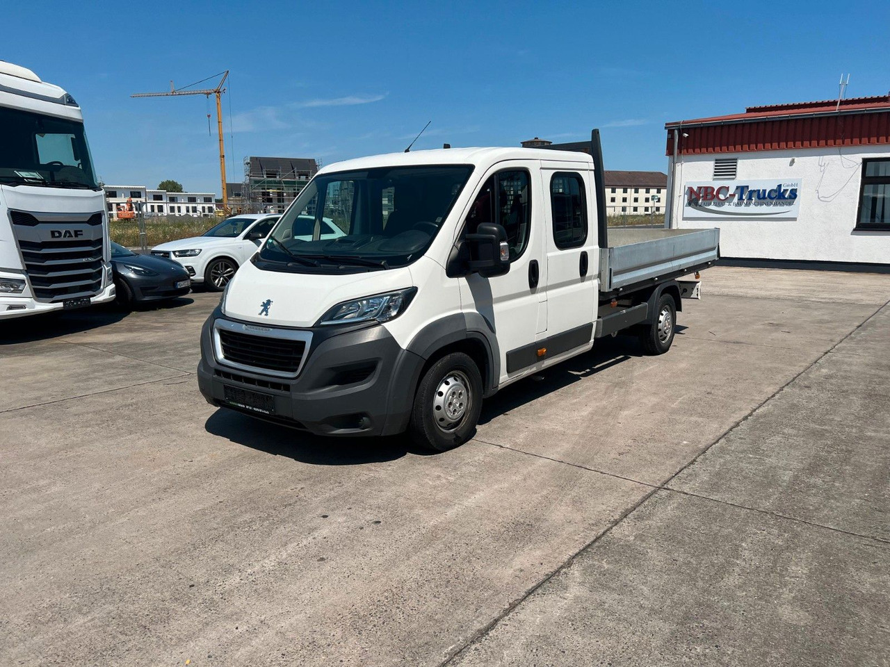 Peugeot Boxer * EURO 6 * 7 SITZER * 4 TÜRER * SCHALTGETR - Bestelwagen met open laadbak, Bestelwagen met dubbele cabine: afbeelding 1 Peugeot Boxer * EURO 6 * 7 SITZER * 4 TÜRER * SCHALTGETR - Bestelwagen met open laadbak, Bestelwagen met dubbele cabine: afbeelding 1