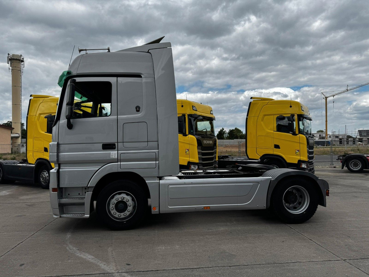 Mercedes-Benz ACTROS 1844 * AUTOMATIK * TOP * NEUE REIFEN - Trekker: afbeelding 3 Mercedes-Benz ACTROS 1844 * AUTOMATIK * TOP * NEUE REIFEN - Trekker: afbeelding 3