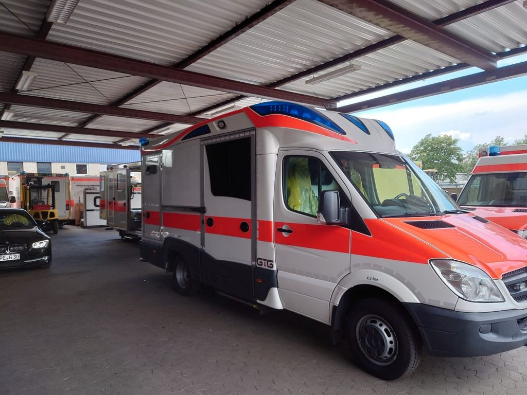 Mercedes-Benz RTW Tigis Mercedes-Benz RTW Tigis - Ambulance: afbeelding 1 Mercedes-Benz RTW Tigis Mercedes-Benz RTW Tigis - Ambulance: afbeelding 1
