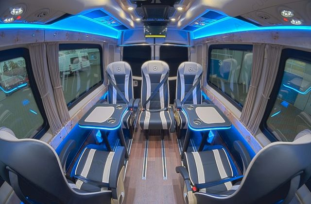 Mercedes-Benz Sprinter 319 VIP 8+1 Mercedes-Benz Sprinter 319 VIP 8+1 - Minibus, Personenvervoer: afbeelding 3 Mercedes-Benz Sprinter 319 VIP 8+1 Mercedes-Benz Sprinter 319 VIP 8+1 - Minibus, Personenvervoer: afbeelding 3