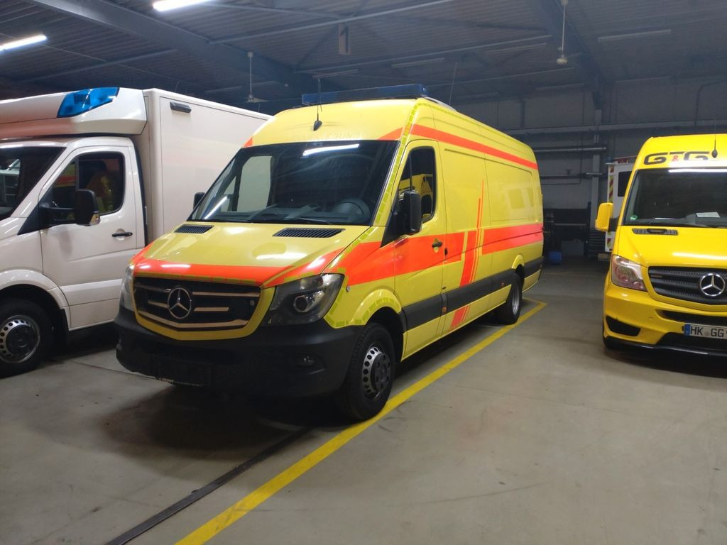 Mercedes-Benz Sprinter ITW RTW 519 2x on Stock Mercedes-Benz Sprinter ITW RTW 519 2x on Stock - Ambulance: afbeelding 2 Mercedes-Benz Sprinter ITW RTW 519 2x on Stock Mercedes-Benz Sprinter ITW RTW 519 2x on Stock - Ambulance: afbeelding 2