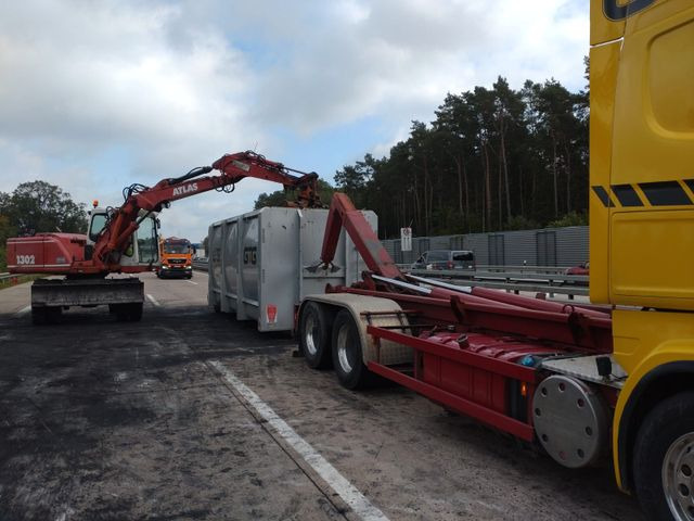 Scania R 730 Abroller voll Luft Scania R 730 Abroller voll Luft - Haakarmsysteem vrachtwagen: afbeelding 2 Scania R 730 Abroller voll Luft Scania R 730 Abroller voll Luft - Haakarmsysteem vrachtwagen: afbeelding 2