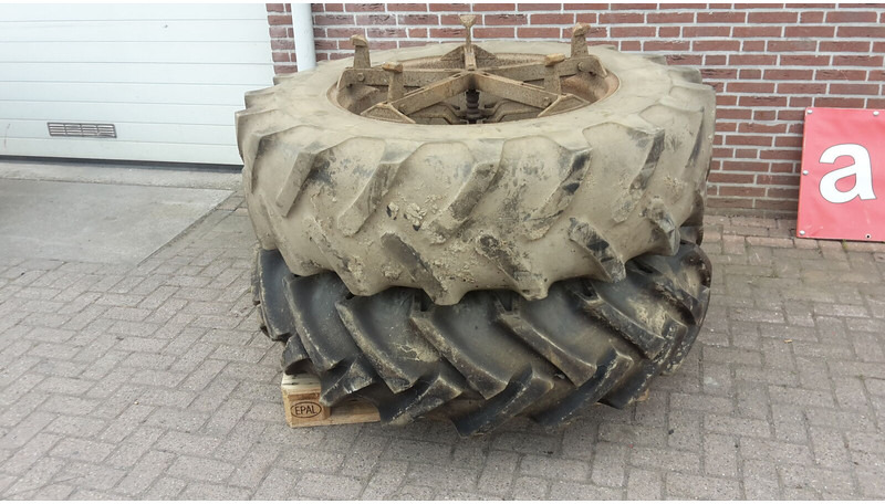 Dubbellucht 34 inch - Banden en velgen: afbeelding 1 Dubbellucht 34 inch - Banden en velgen: afbeelding 1