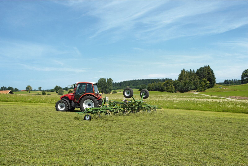 Krone getrokken schudders KWT met wielstel - Hooischudder: afbeelding 2 Krone getrokken schudders KWT met wielstel - Hooischudder: afbeelding 2
