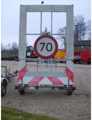 N2921 Verkeersgeleidingswagens - Open/ Plateau aanhangwagen: afbeelding 2 N2921 Verkeersgeleidingswagens - Open/ Plateau aanhangwagen: afbeelding 2