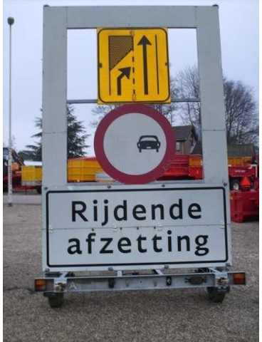 N2921 Verkeersgeleidingswagens - Open/ Plateau aanhangwagen: afbeelding 3 N2921 Verkeersgeleidingswagens - Open/ Plateau aanhangwagen: afbeelding 3