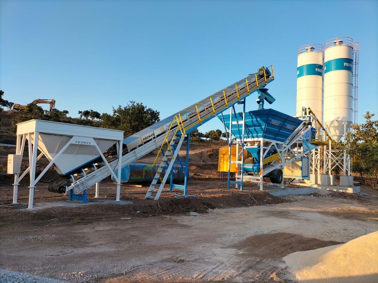 Promax Mobile Concrete Batching Plant PROMAX M60-SNG (60m3/h) - Betoncentrale: afbeelding 1 Promax Mobile Concrete Batching Plant PROMAX M60-SNG (60m3/h) - Betoncentrale: afbeelding 1