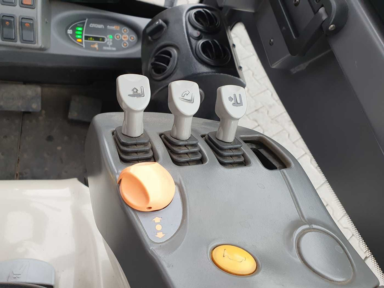 Elektrische heftruck Crown SCT6020-1.3 /Triplex: 4.30m / SS / 1.185h!: afbeelding 13