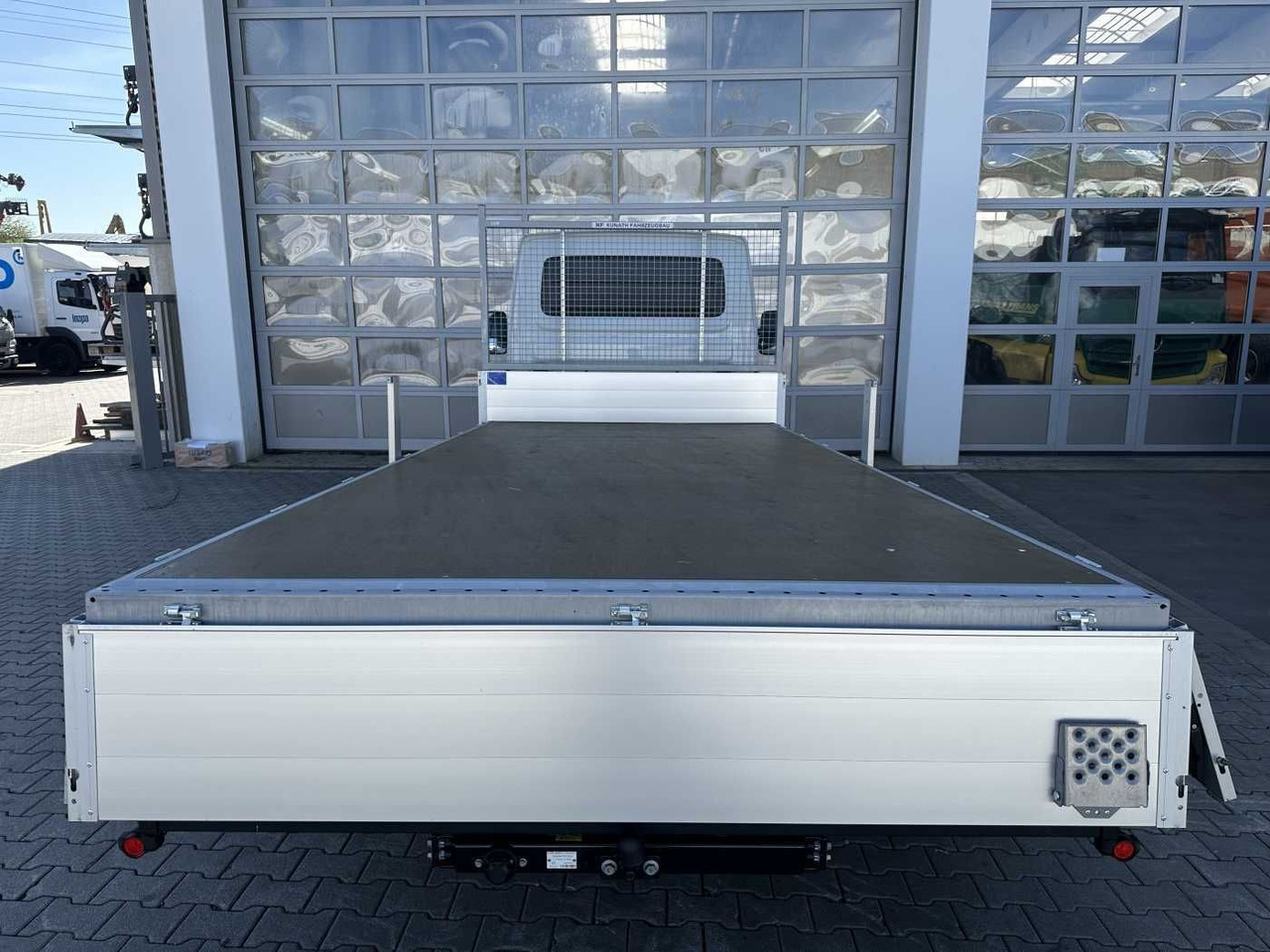 Iveco 60C16H 3.0L *R4.350mm*AHK*3-Sitze*Klima* - Bestelwagen met open laadbak: afbeelding 4 Iveco 60C16H 3.0L *R4.350mm*AHK*3-Sitze*Klima* - Bestelwagen met open laadbak: afbeelding 4