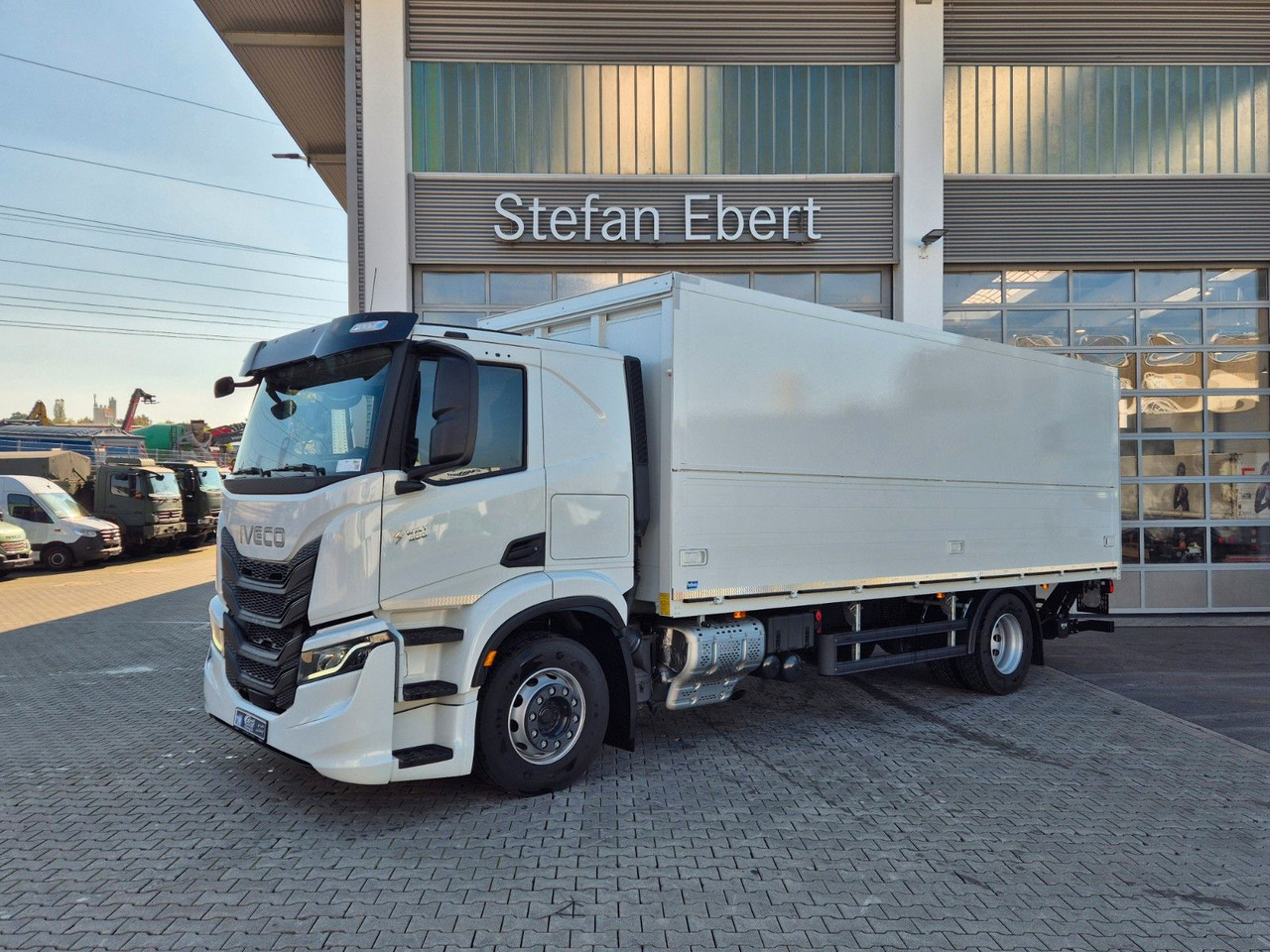 Iveco AT190S40/FP Böse Schwenkwand LBW AHK - Bakwagen: afbeelding 3 Iveco AT190S40/FP Böse Schwenkwand LBW AHK - Bakwagen: afbeelding 3