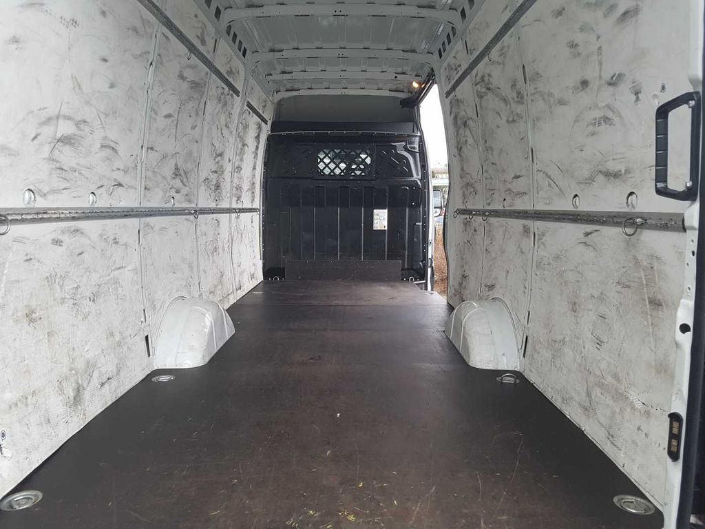 Gesloten bestelwagen Iveco Daily 35 S 16 V *Klima*L4.100mm* Iveco Daily 35 S 16 V *Klima*L4.100mm*: afbeelding 6 Gesloten bestelwagen Iveco Daily 35 S 16 V *Klima*L4.100mm* Iveco Daily 35 S 16 V *Klima*L4.100mm*: afbeelding 6