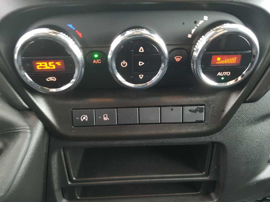 Gesloten bestelwagen Iveco Daily 35 S 16 V *Klima*L4.100mm* Iveco Daily 35 S 16 V *Klima*L4.100mm*: afbeelding 15 Gesloten bestelwagen Iveco Daily 35 S 16 V *Klima*L4.100mm* Iveco Daily 35 S 16 V *Klima*L4.100mm*: afbeelding 15