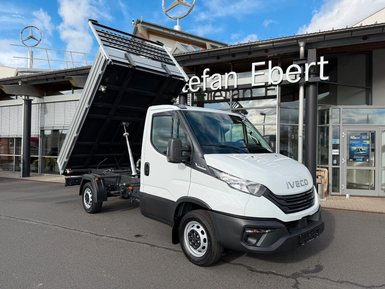 Iveco Daily 35S14 A8 *R3.450mm*Automatik*Klima* 4x - Kipper bestelwagen: afbeelding 2 Iveco Daily 35S14 A8 *R3.450mm*Automatik*Klima* 4x - Kipper bestelwagen: afbeelding 2