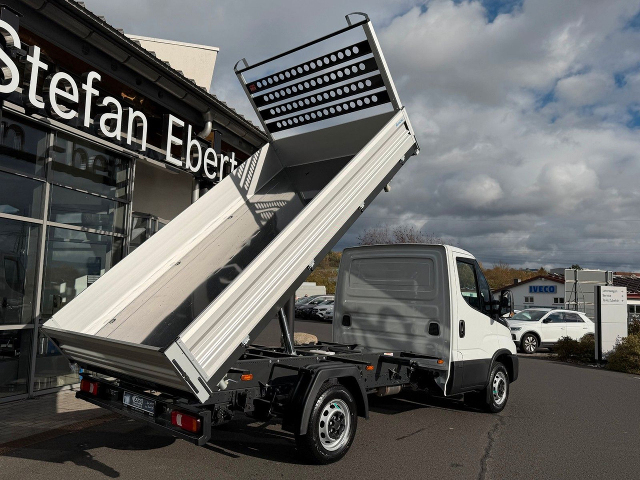 Iveco Daily 35S16 A8 *R3.450mm*Automatik*Klima* 3x - Kipper bestelwagen: afbeelding 3 Iveco Daily 35S16 A8 *R3.450mm*Automatik*Klima* 3x - Kipper bestelwagen: afbeelding 3