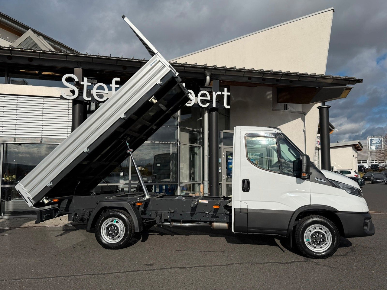 Iveco Daily 35S16 A8 *R3.450mm*Automatik*Klima* 3x - Kipper bestelwagen: afbeelding 2 Iveco Daily 35S16 A8 *R3.450mm*Automatik*Klima* 3x - Kipper bestelwagen: afbeelding 2