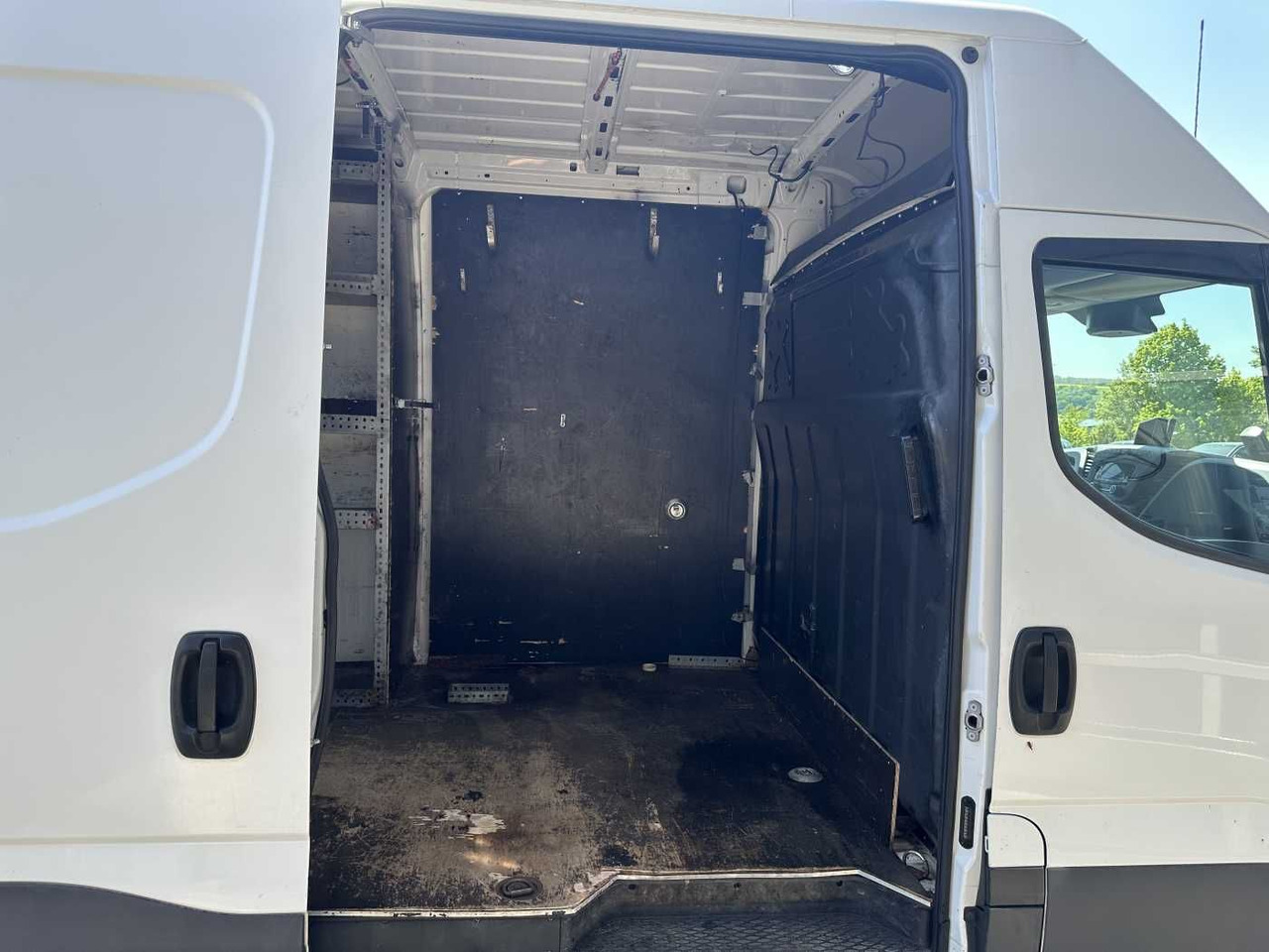 Iveco Daily 50C16 R4.100mm *AHK*Automatik*Ladekran* - Gesloten bestelwagen: afbeelding 5 Iveco Daily 50C16 R4.100mm *AHK*Automatik*Ladekran* - Gesloten bestelwagen: afbeelding 5
