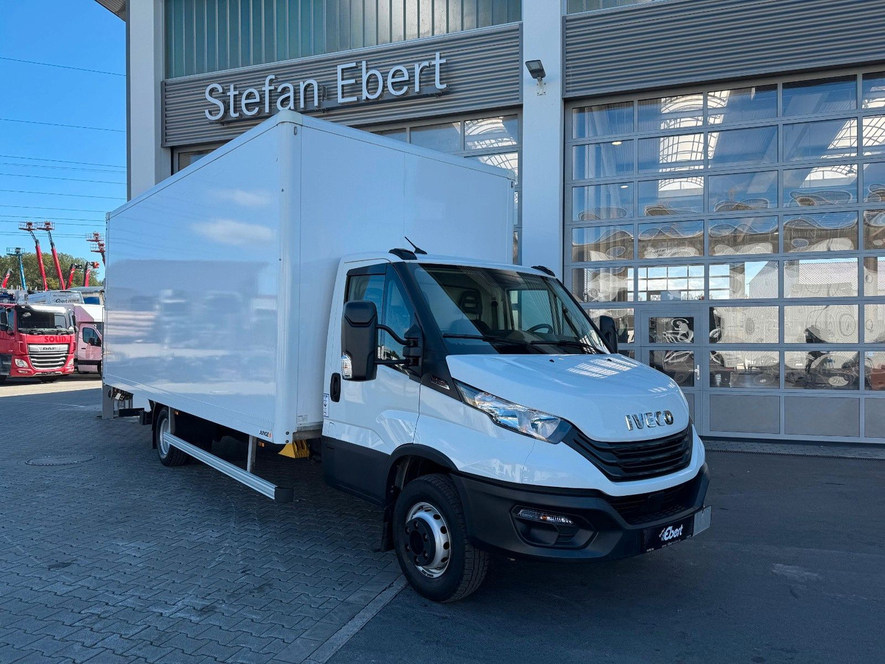Iveco Daily 70C18 A8 *Koffer*LBW*Automatik* - Bestelwagen gesloten laadbak: afbeelding 1 Iveco Daily 70C18 A8 *Koffer*LBW*Automatik* - Bestelwagen gesloten laadbak: afbeelding 1