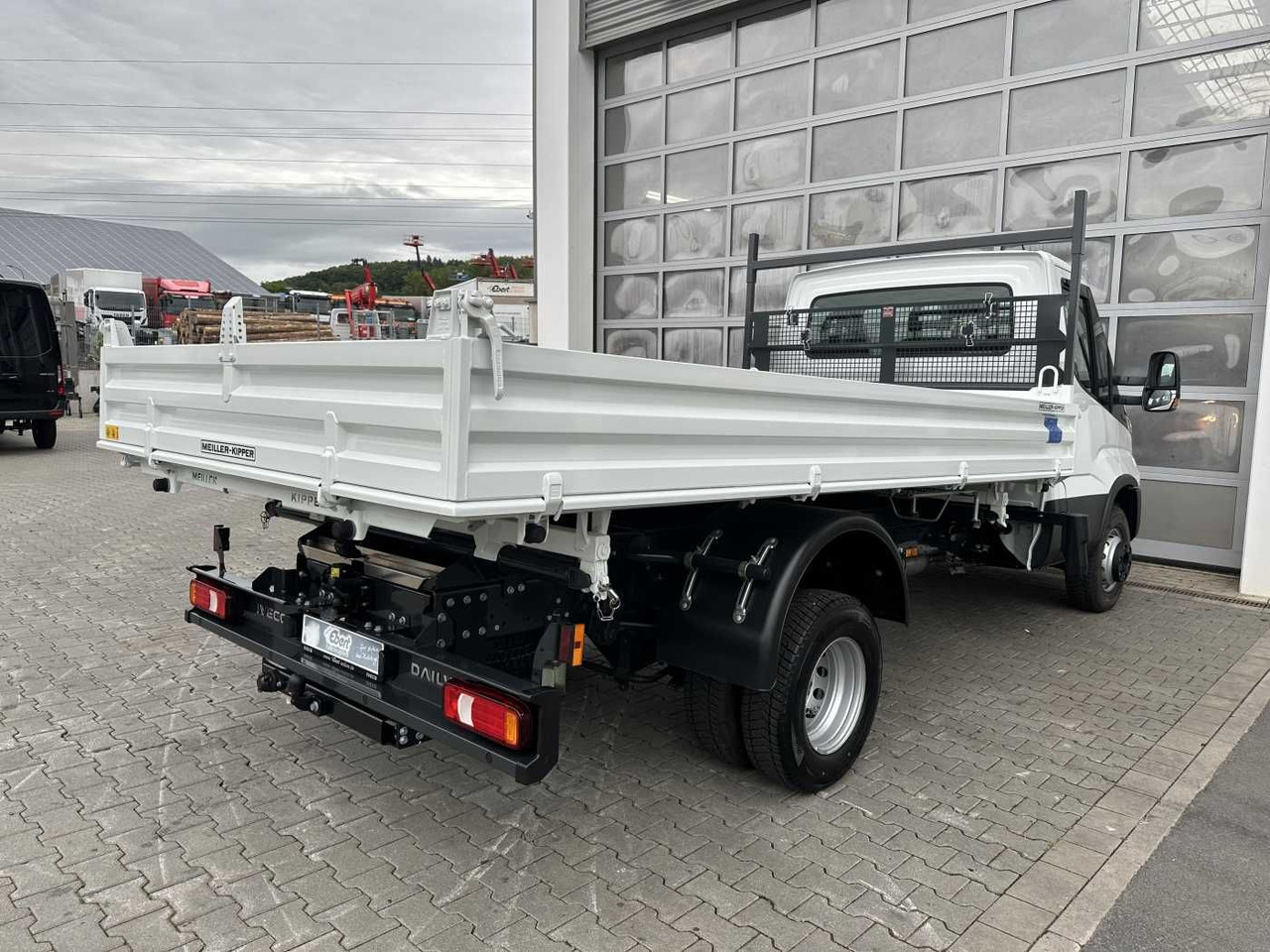 Iveco Daily 70C18H 3-S.-Kipper *R3.750mm*2xAHK* - Kipper bestelwagen: afbeelding 4 Iveco Daily 70C18H 3-S.-Kipper *R3.750mm*2xAHK* - Kipper bestelwagen: afbeelding 4