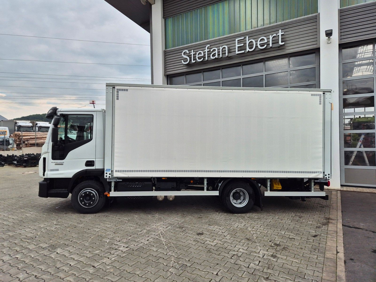 Iveco Eurocargo ML120EL25/P Böse Schiebeplanen LBW AHK - Drankenwagen vrachtwagen: afbeelding 5 Iveco Eurocargo ML120EL25/P Böse Schiebeplanen LBW AHK - Drankenwagen vrachtwagen: afbeelding 5