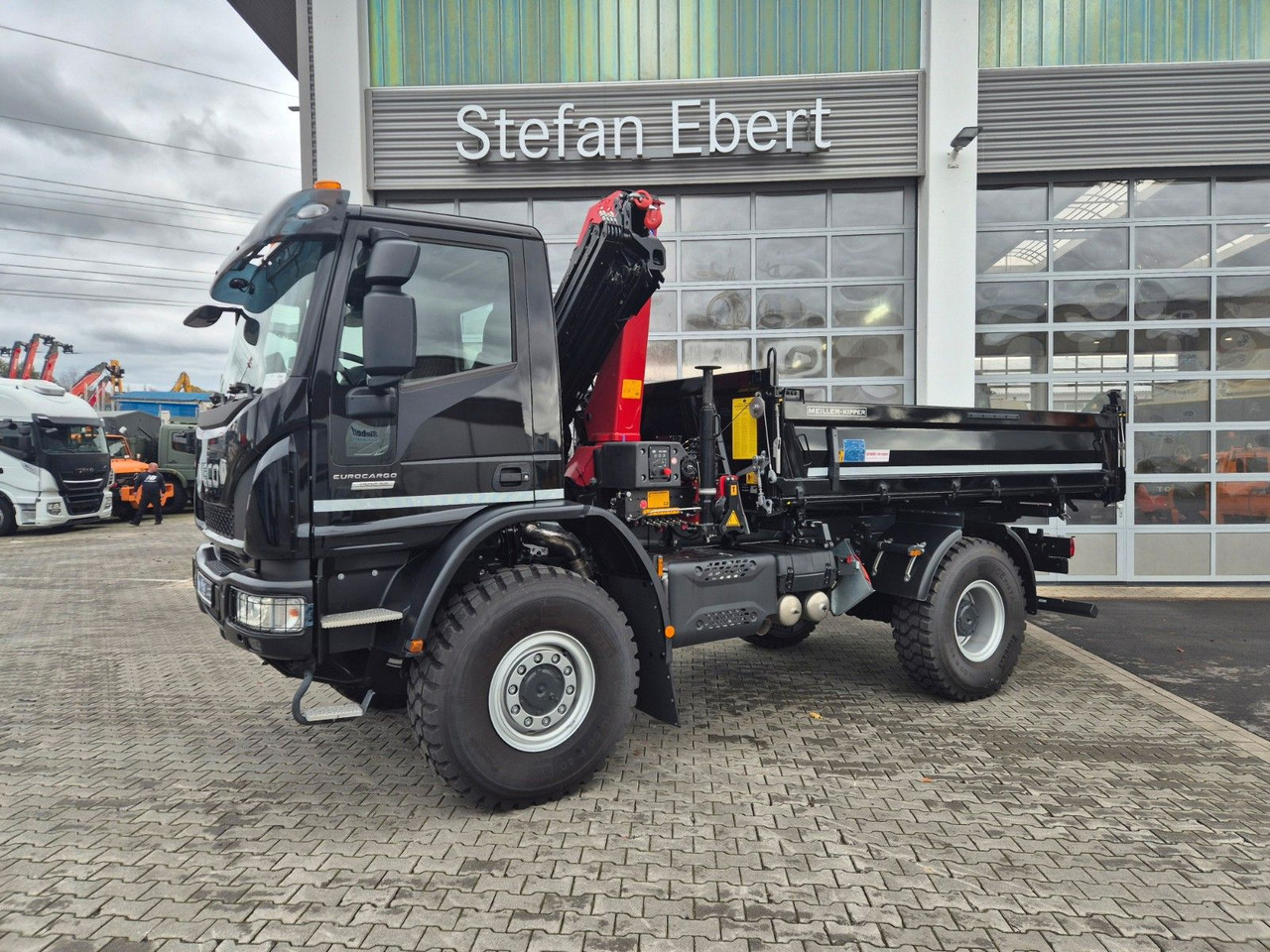 Iveco Eurocargo ML150E32WS 4x4 Kran HMF 1130K Funk AHK - Kipper vrachtwagen, Kraanwagen: afbeelding 5 Iveco Eurocargo ML150E32WS 4x4 Kran HMF 1130K Funk AHK - Kipper vrachtwagen, Kraanwagen: afbeelding 5