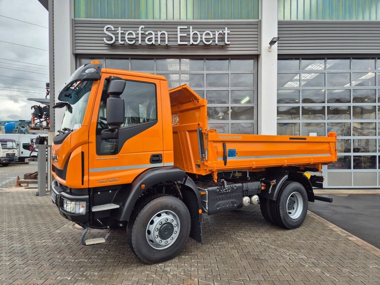 Iveco ML150E28W 4x4 Meiller Dreiseitenkipper 2xAHK - Kipper vrachtwagen: afbeelding 4 Iveco ML150E28W 4x4 Meiller Dreiseitenkipper 2xAHK - Kipper vrachtwagen: afbeelding 4