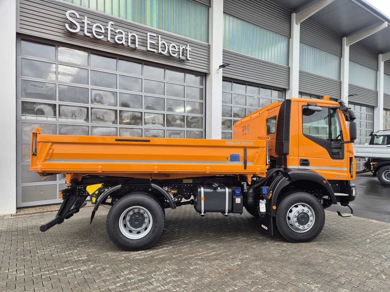 Iveco ML150E28W 4x4 Meiller Dreiseitenkipper 2xAHK - Kipper vrachtwagen: afbeelding 5 Iveco ML150E28W 4x4 Meiller Dreiseitenkipper 2xAHK - Kipper vrachtwagen: afbeelding 5