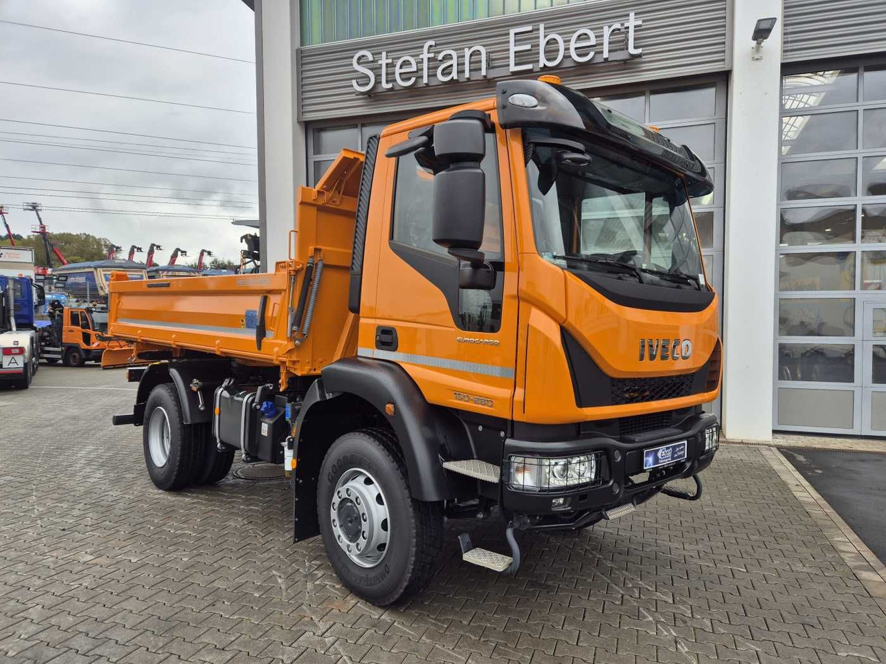 Iveco ML150E28W 4x4 Meiller Dreiseitenkipper 2xAHK - Kipper vrachtwagen: afbeelding 3 Iveco ML150E28W 4x4 Meiller Dreiseitenkipper 2xAHK - Kipper vrachtwagen: afbeelding 3