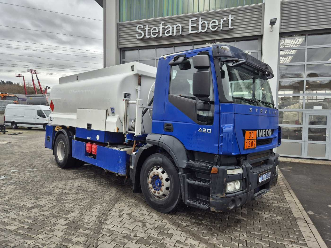 Iveco Stralis AD190S42/P 14.000L Lindner&Fischer - Tankwagen: afbeelding 2 Iveco Stralis AD190S42/P 14.000L Lindner&Fischer - Tankwagen: afbeelding 2