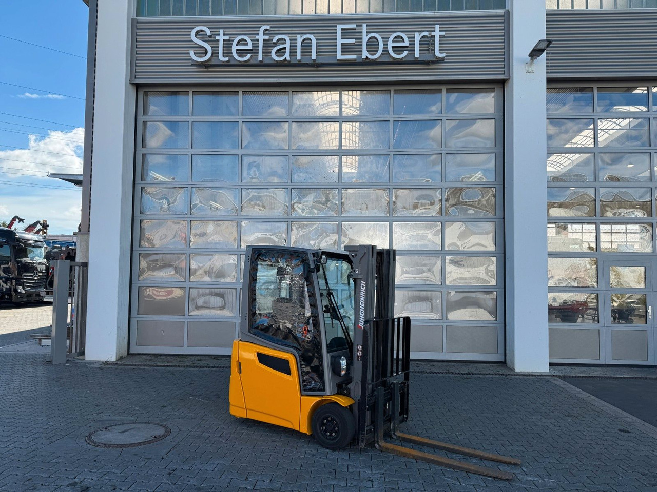 Jungheinrich EFG 215 / Triplex: 4.25m! / SS / nur 2.865h! - Elektrische heftruck: afbeelding 1 Jungheinrich EFG 215 / Triplex: 4.25m! / SS / nur 2.865h! - Elektrische heftruck: afbeelding 1