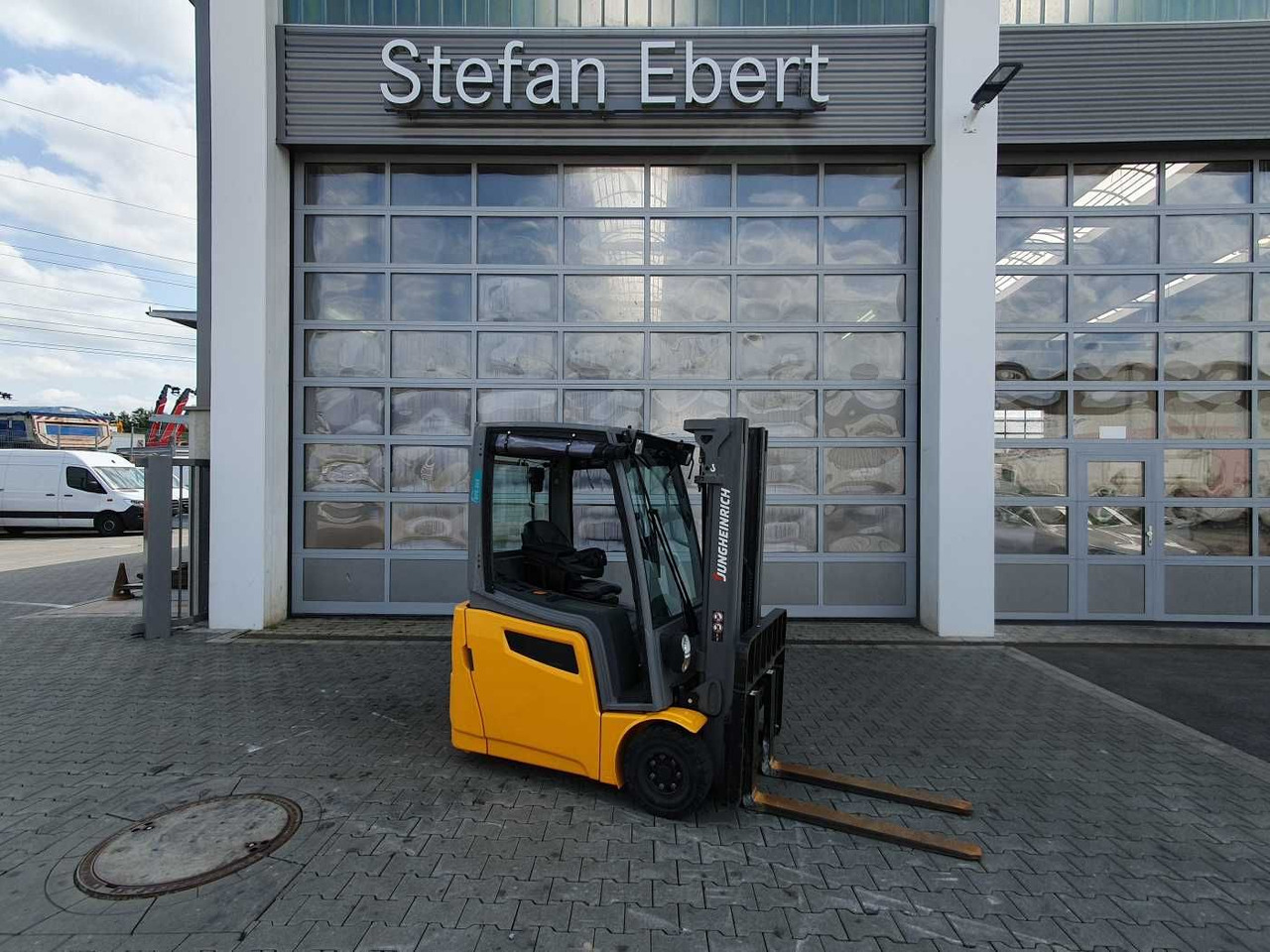 Jungheinrich EFG 215 / Triplex: 4.25m! / nur 3.439h! / 2022 - Elektrische heftruck: afbeelding 1 Jungheinrich EFG 215 / Triplex: 4.25m! / nur 3.439h! / 2022 - Elektrische heftruck: afbeelding 1