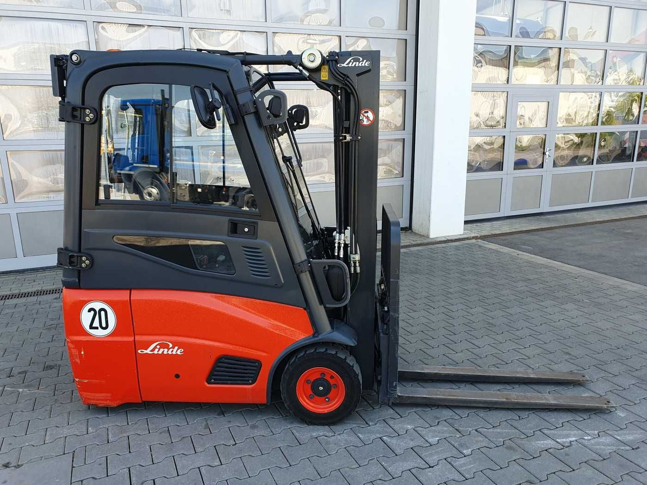 Linde E14 - 01 / Triplex: 4.10m! / SS / nur 1.003h! - Elektrische heftruck: afbeelding 2 Linde E14 - 01 / Triplex: 4.10m! / SS / nur 1.003h! - Elektrische heftruck: afbeelding 2