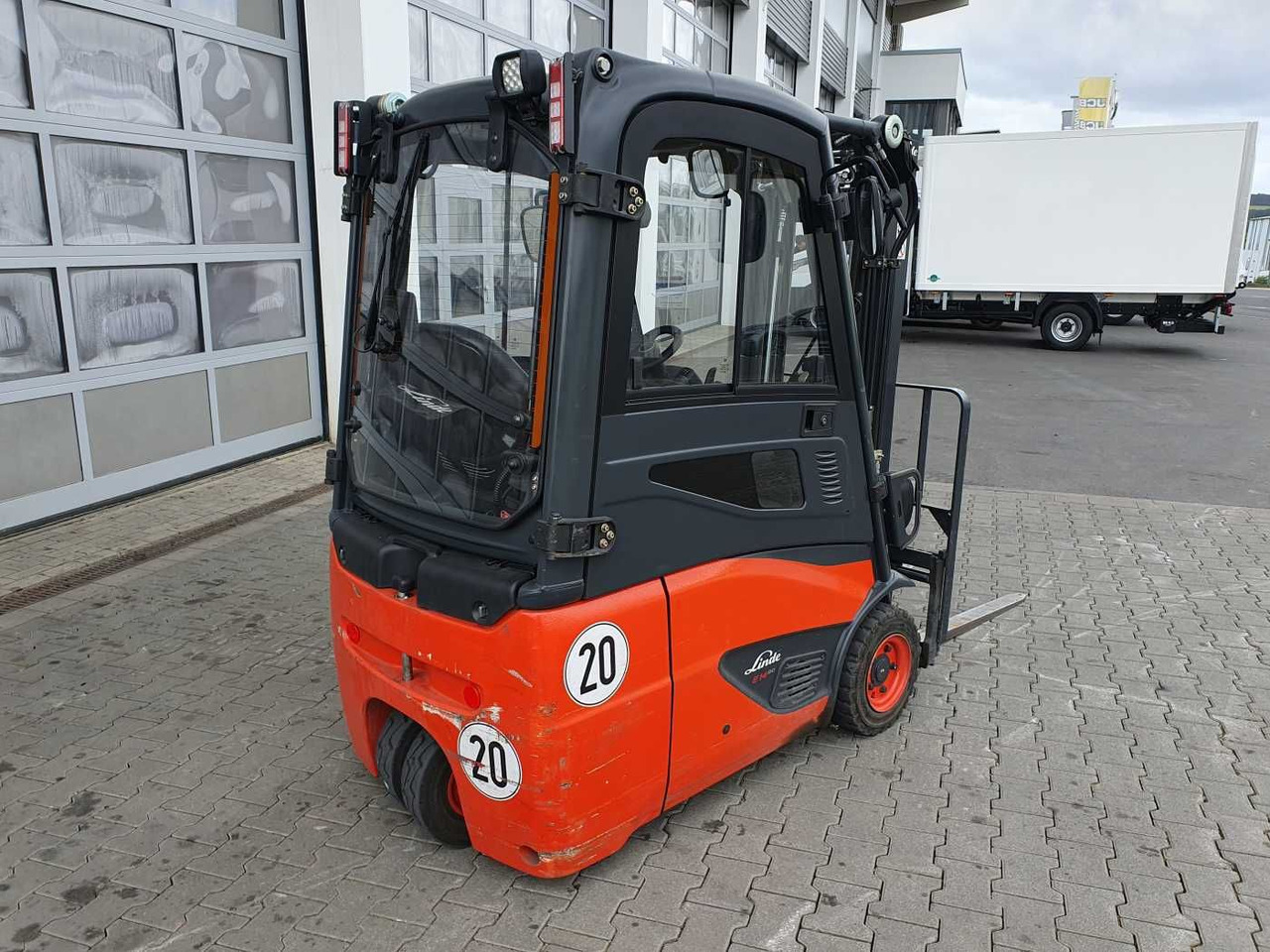 Linde E14 - 02 / Triplex: 4.00m! / SS / nur 2.119h! - Elektrische heftruck: afbeelding 4 Linde E14 - 02 / Triplex: 4.00m! / SS / nur 2.119h! - Elektrische heftruck: afbeelding 4