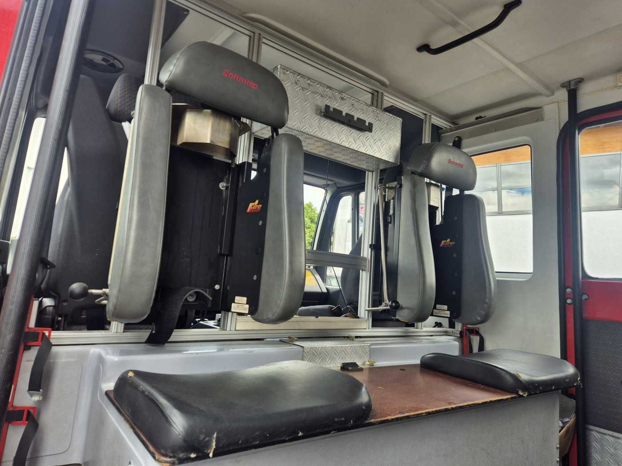 Tankwagen MAN 14.224 4x4 TLF 16/29 Tanklöschfahrzeug Feuerwehr: afbeelding 11 Tankwagen MAN 14.224 4x4 TLF 16/29 Tanklöschfahrzeug Feuerwehr: afbeelding 11