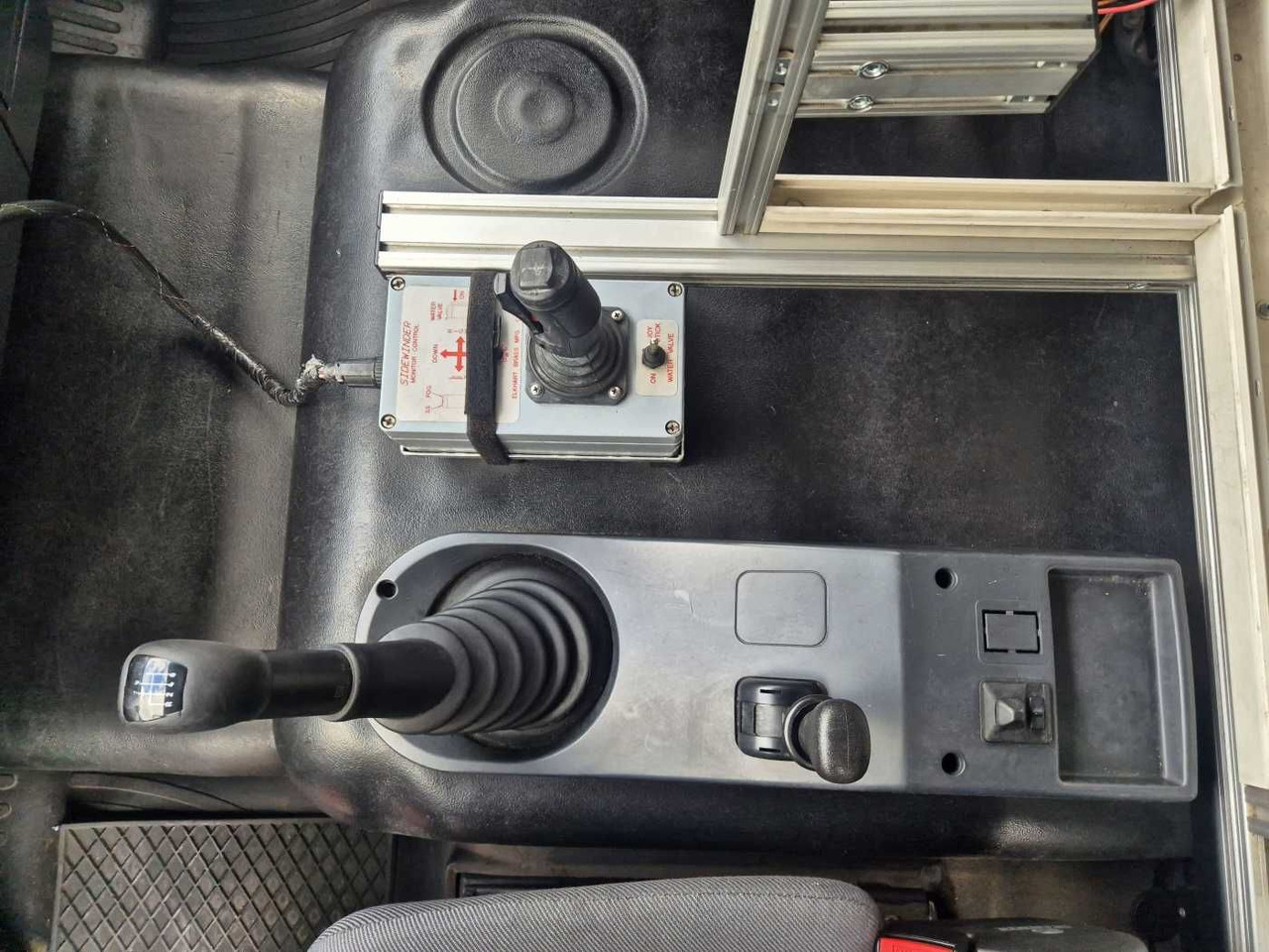 Tankwagen MAN 14.224 4x4 TLF 16/29 Tanklöschfahrzeug Feuerwehr: afbeelding 13 Tankwagen MAN 14.224 4x4 TLF 16/29 Tanklöschfahrzeug Feuerwehr: afbeelding 13