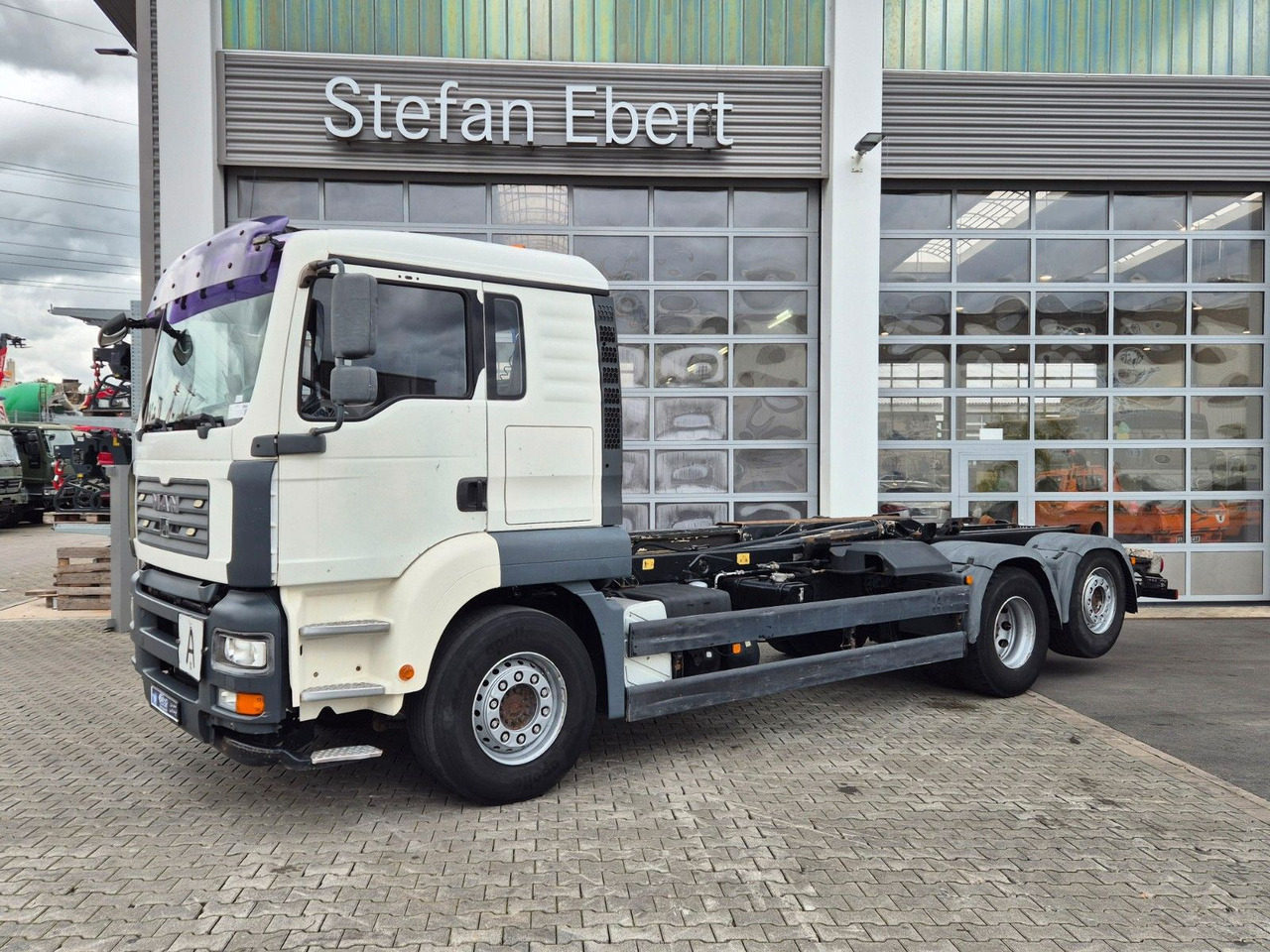 MAN TGA 26.440 6x2-2 BL Meiller RK 20.70 Bett - Haakarmsysteem vrachtwagen: afbeelding 4 MAN TGA 26.440 6x2-2 BL Meiller RK 20.70 Bett - Haakarmsysteem vrachtwagen: afbeelding 4