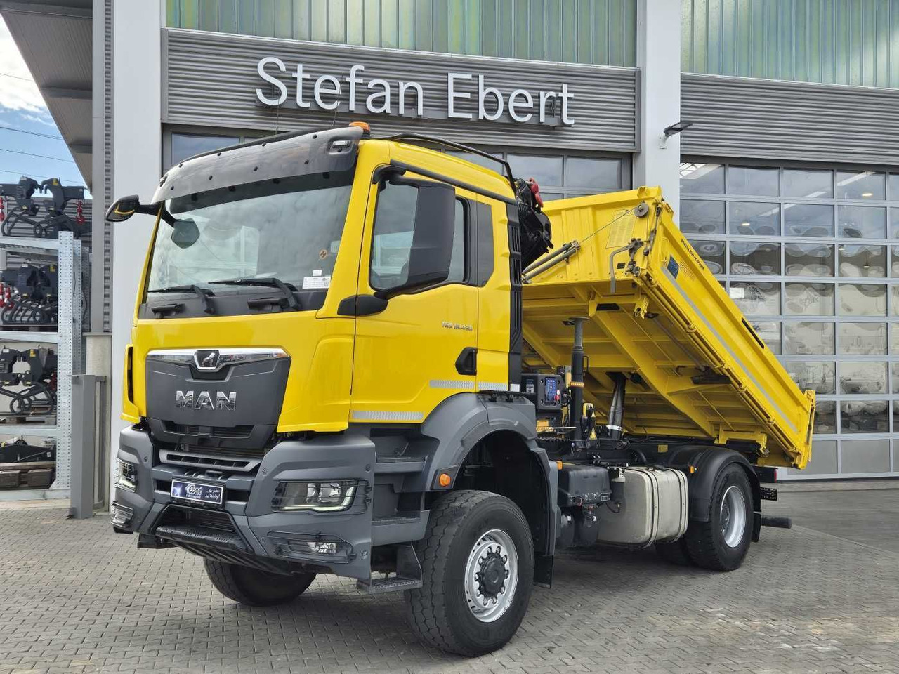 MAN TGS 18.430 4x4 BL Kran HMF 1130K-RCS Funk AHK - Kipper vrachtwagen: afbeelding 2 MAN TGS 18.430 4x4 BL Kran HMF 1130K-RCS Funk AHK - Kipper vrachtwagen: afbeelding 2