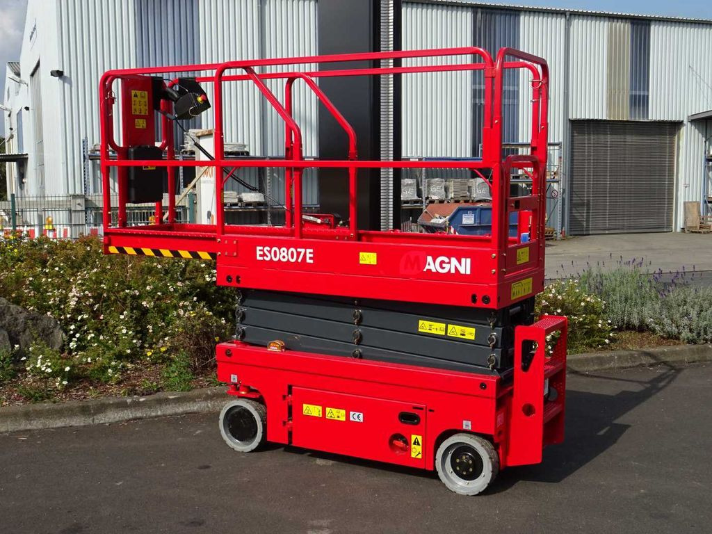 Magni ES0807E Scherenbühne // 7.8m Arbeitshöhe Magni ES0807E Scherenbühne // 7.8m Arbeitshöhe - Schaarlift: afbeelding 4 Magni ES0807E Scherenbühne // 7.8m Arbeitshöhe Magni ES0807E Scherenbühne // 7.8m Arbeitshöhe - Schaarlift: afbeelding 4