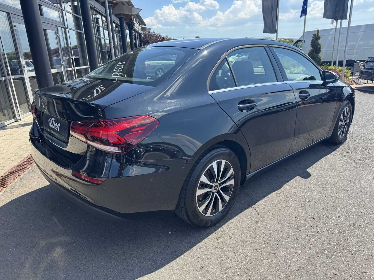 Mercedes-Benz A 180d 8G LED+Carplay+SpurH+DAB+SHZ - Sedan: afbeelding 4 Mercedes-Benz A 180d 8G LED+Carplay+SpurH+DAB+SHZ - Sedan: afbeelding 4