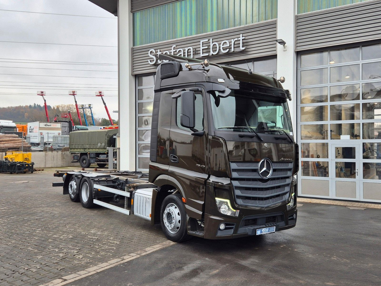 Mercedes-Benz Actros 2543 LnR 6x2 Retarder - Containertransporter/ Wissellaadbak vrachtwagen: afbeelding 4 Mercedes-Benz Actros 2543 LnR 6x2 Retarder - Containertransporter/ Wissellaadbak vrachtwagen: afbeelding 4