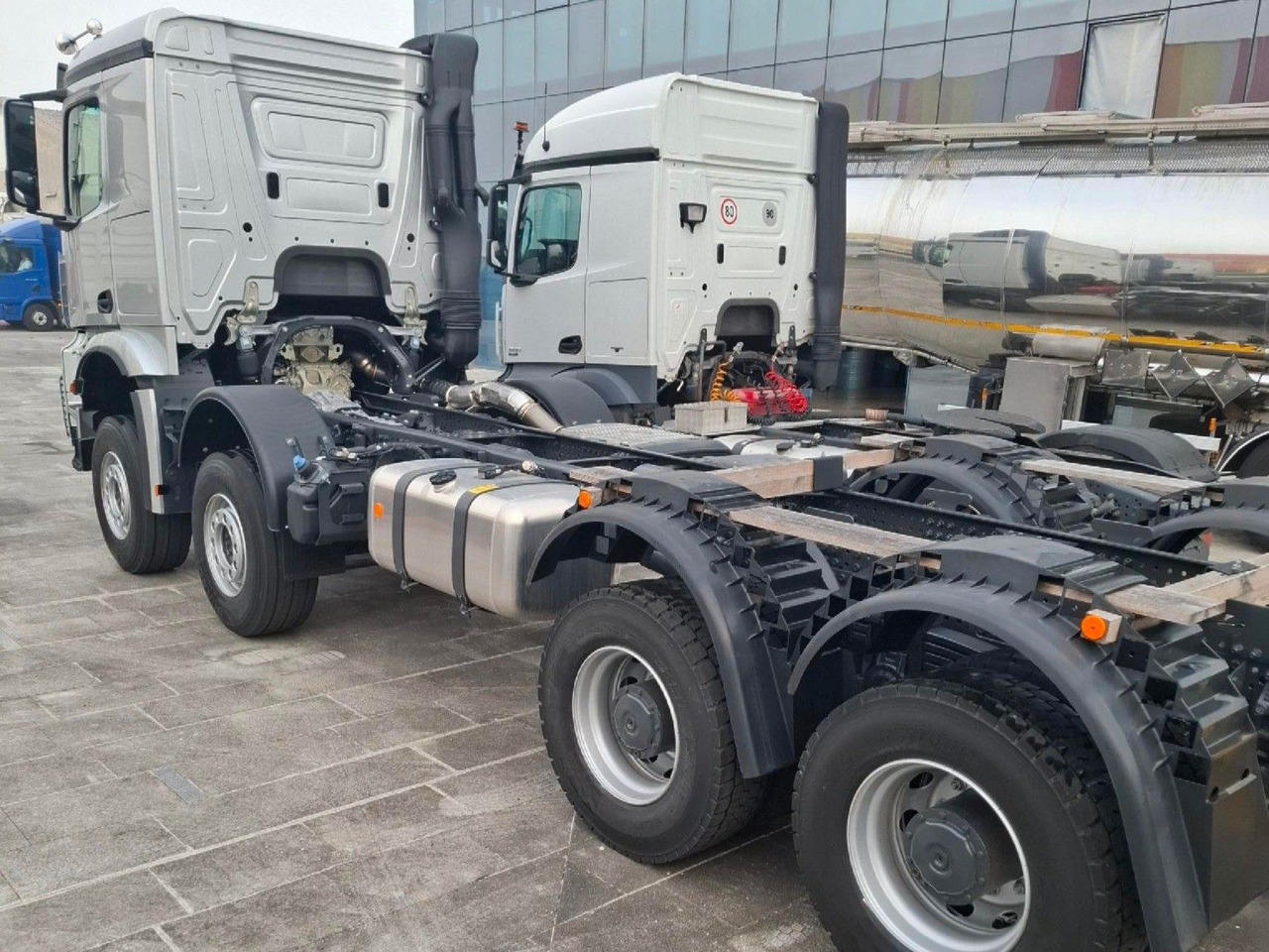 Mercedes-Benz Arocs 4153 8x4 Fahrgestell - Chassis vrachtwagen: afbeelding 3 Mercedes-Benz Arocs 4153 8x4 Fahrgestell - Chassis vrachtwagen: afbeelding 3