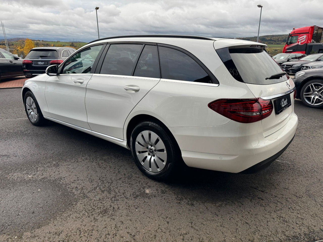 Mercedes-Benz C 180d T LED+RKamera+SHZ+DAB - Stationwagen: afbeelding 3 Mercedes-Benz C 180d T LED+RKamera+SHZ+DAB - Stationwagen: afbeelding 3