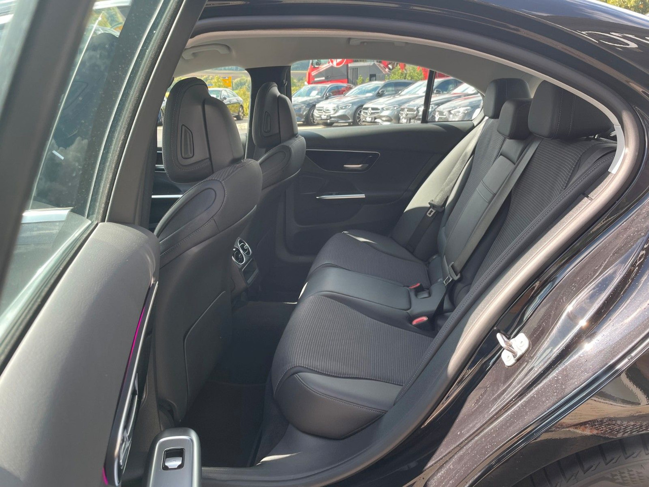 Sedan Mercedes-Benz C 200 d AVANTGARDE 360°+TOTW+Carplay+Ambiente: afbeelding 10 Sedan Mercedes-Benz C 200 d AVANTGARDE 360°+TOTW+Carplay+Ambiente: afbeelding 10