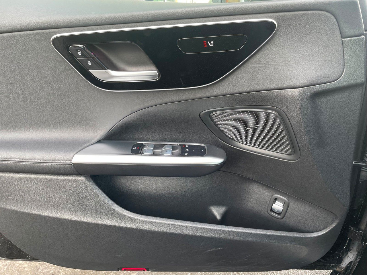 Sedan Mercedes-Benz C 200 d AVANTGARDE 360°+TOTW+Carplay+Ambiente: afbeelding 12 Sedan Mercedes-Benz C 200 d AVANTGARDE 360°+TOTW+Carplay+Ambiente: afbeelding 12