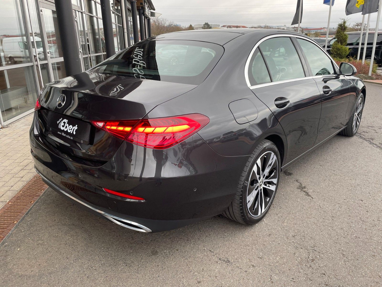 Mercedes-Benz C 300 e Avantgarde Digital+S-Dach+AHK+Distr+ - Sedan: afbeelding 5 Mercedes-Benz C 300 e Avantgarde Digital+S-Dach+AHK+Distr+ - Sedan: afbeelding 5