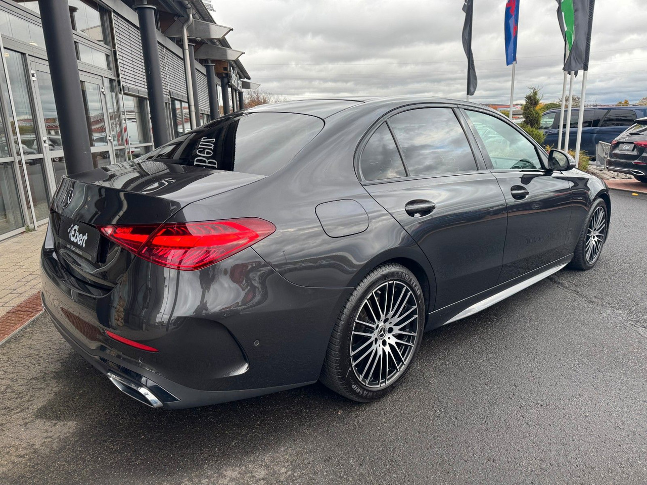 Mercedes-Benz C 300d AMG+AHK+RFK+Ambiente+Night+SportfahrW - Sedan: afbeelding 4 Mercedes-Benz C 300d AMG+AHK+RFK+Ambiente+Night+SportfahrW - Sedan: afbeelding 4