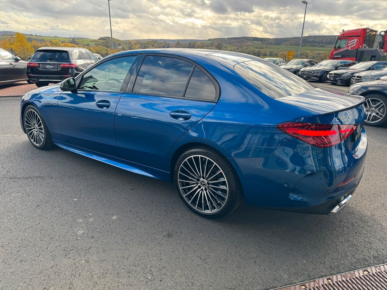 Mercedes-Benz C 300d AMG+Burmester+Distr+Digital+360+ - Sedan: afbeelding 3 Mercedes-Benz C 300d AMG+Burmester+Distr+Digital+360+ - Sedan: afbeelding 3