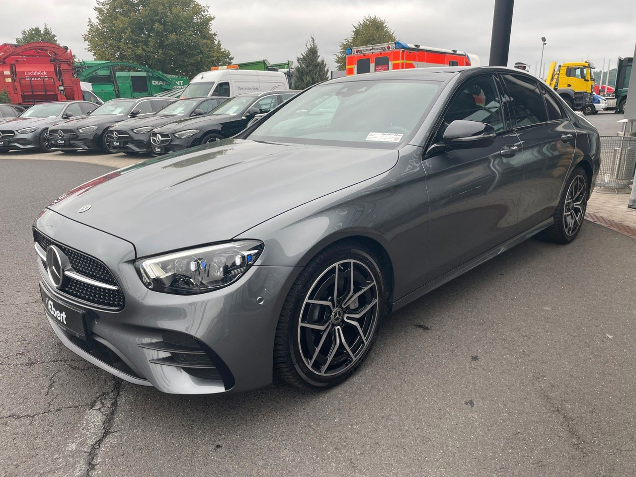 Mercedes-Benz E 220 d AMG+MBeam+Pano+Distr+R-Kamera - Sedan: afbeelding 2 Mercedes-Benz E 220 d AMG+MBeam+Pano+Distr+R-Kamera - Sedan: afbeelding 2