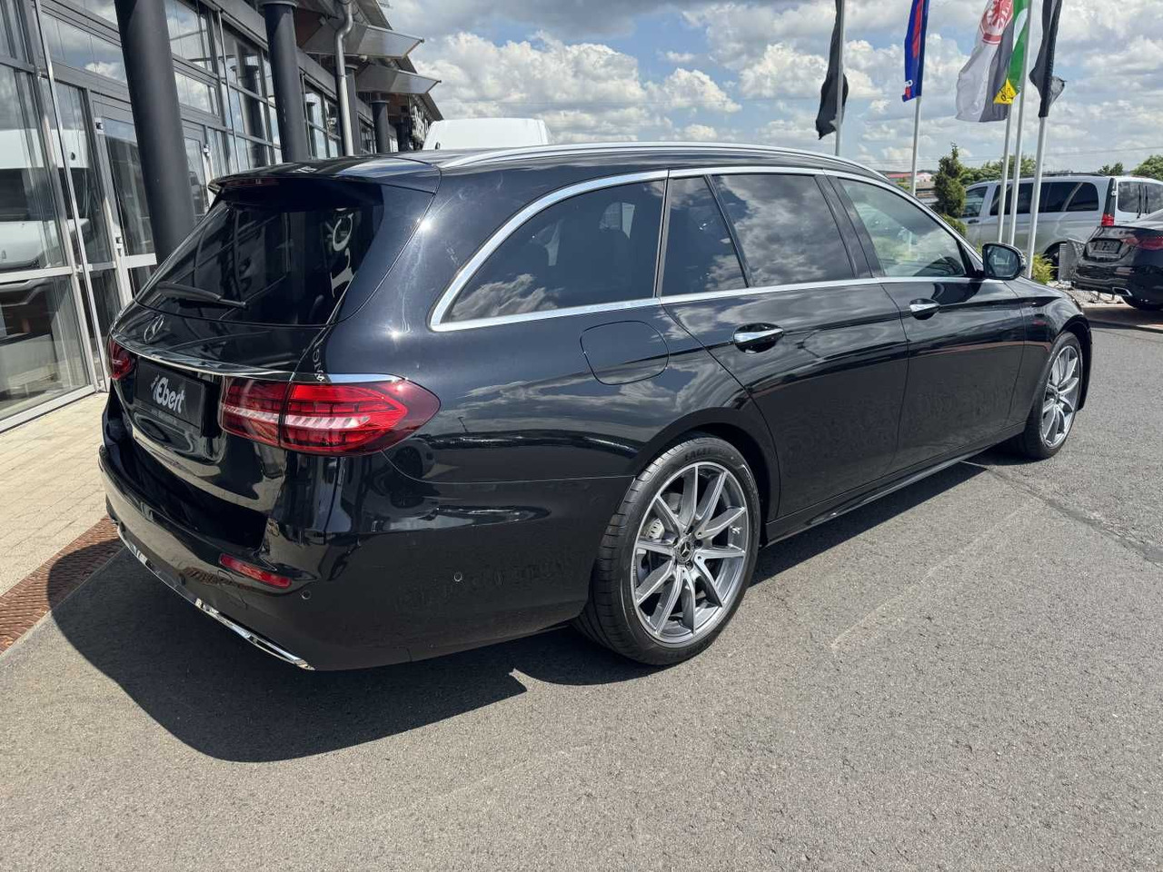 Mercedes-Benz E 220d AMG+Pano+Burm+Distr+Memory+AHK+360 - Personenwagen: afbeelding 4 Mercedes-Benz E 220d AMG+Pano+Burm+Distr+Memory+AHK+360 - Personenwagen: afbeelding 4