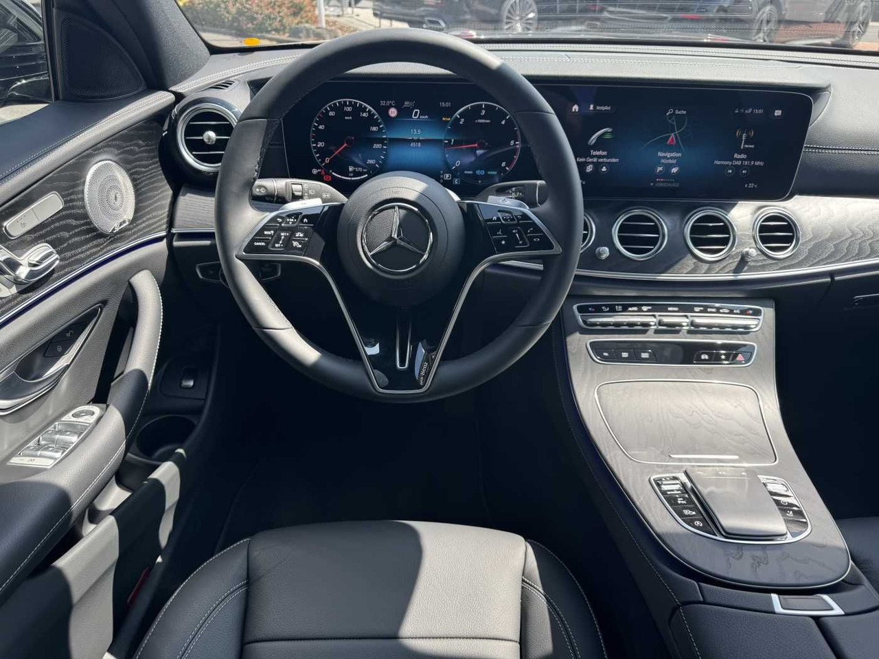 Stationwagen Mercedes-Benz E 220d AMG+Pano+Burm+Distr+Memory+AHK+360: afbeelding 11