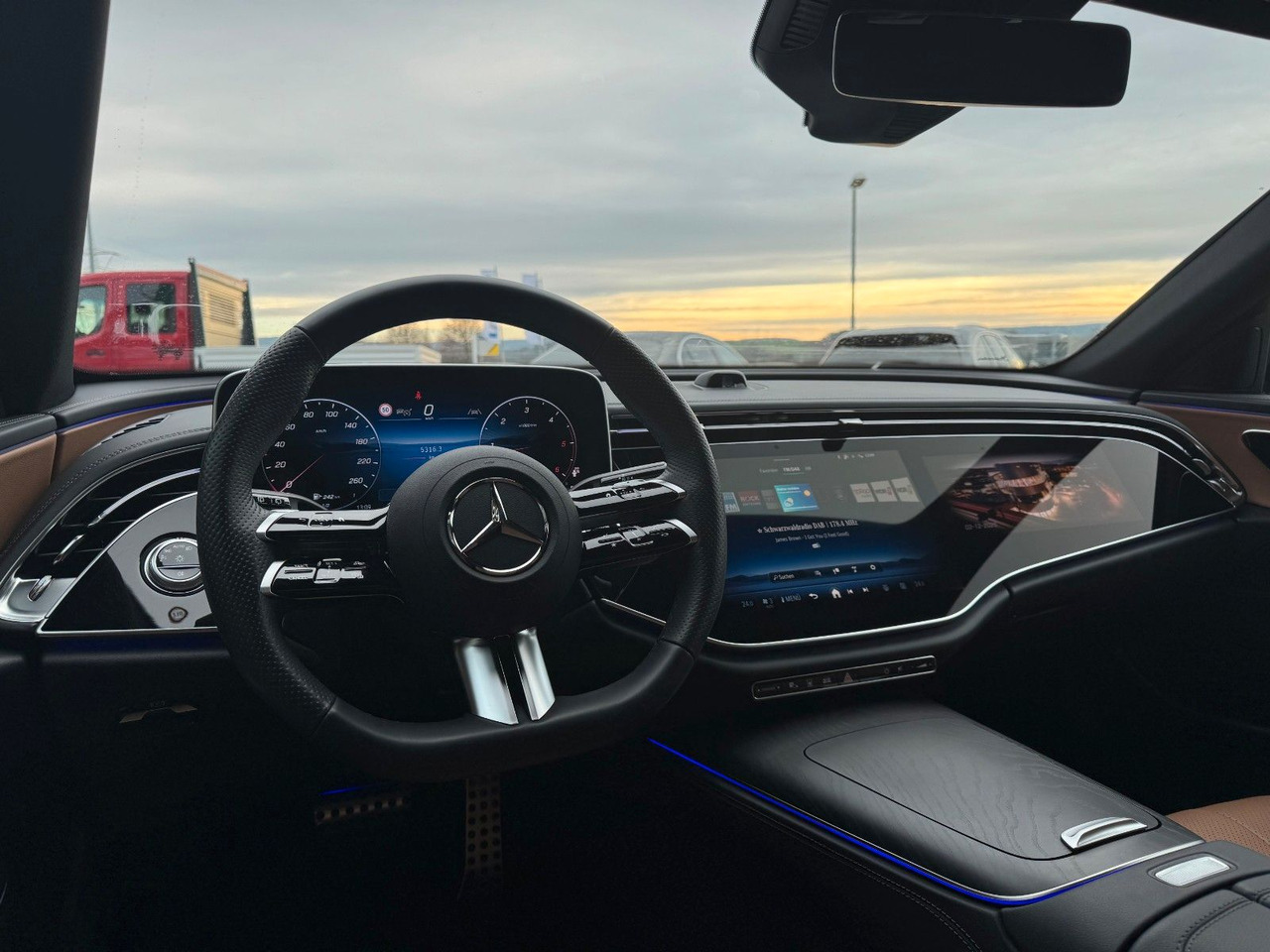 Mercedes-Benz E 220d T AMG+Hyperscreen+Leder+AHK+DistrPro+STH - Stationwagen: afbeelding 4 Mercedes-Benz E 220d T AMG+Hyperscreen+Leder+AHK+DistrPro+STH - Stationwagen: afbeelding 4